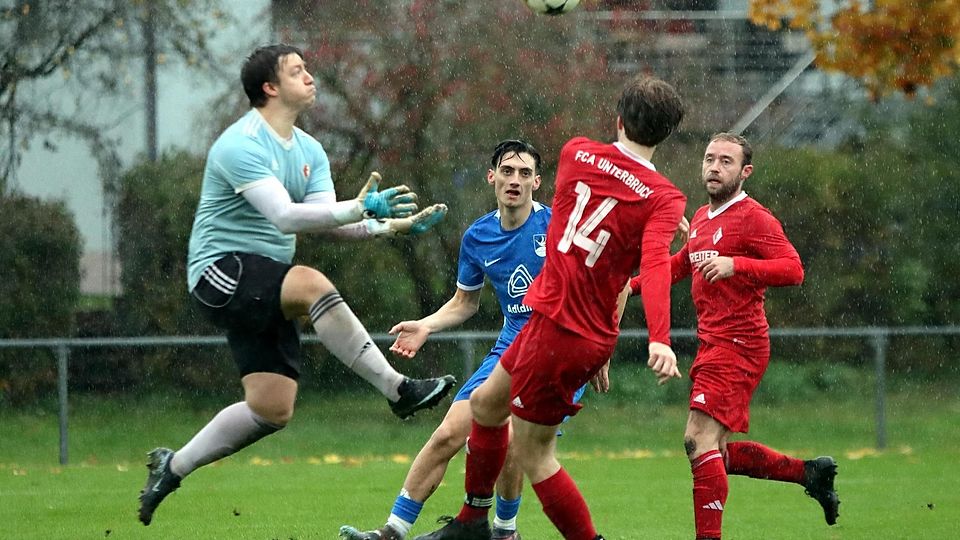 Auch im Regen alles im Griff: FCA-Keeper Michael Zachskorn hielt seinen Kasten sauber.