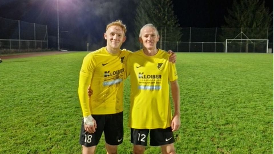 Lukas Schopf (li.) stand vergangenen Freitag mit seinem Vater Joachim auf dem Feld 