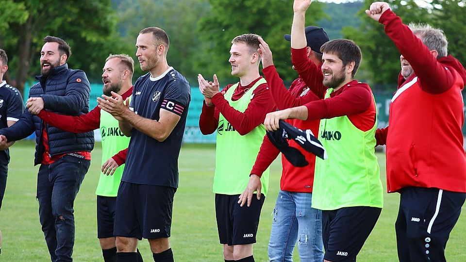 Der TV Hemau durfte in der ersten Runde der Kreisliga-Relegation jubeln. Auf wen er in der zweiten Runde trifft, entscheidet sich erst am heutigen Freitagabend.
