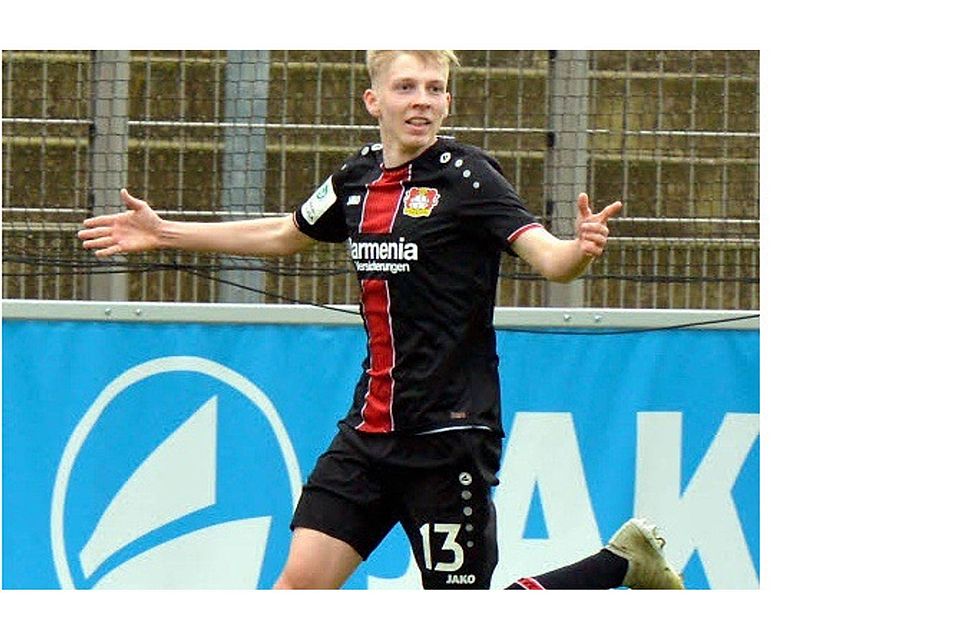 Marco Wolf trifft für die U 19 von Bayer Leverkusen
