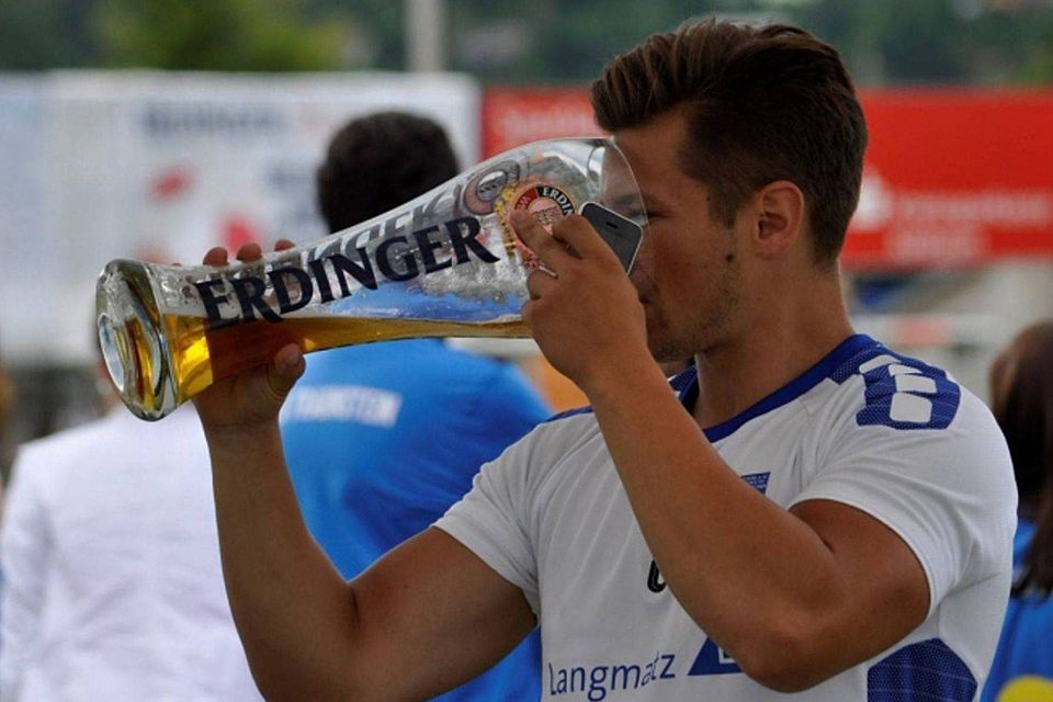 „Endlich wieder einen Kasten mit meiner Mannschaft trinken“. 10 Dinge auf die ich mich nach der Corona-Pause im Training wieder freue. Reinhard Hübner