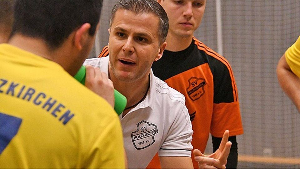 Immer engagiert im Einsatz: Trainer Sener Sahin, der zum Saisonende eine Pause einlegt.  Foto: Walter Brugger