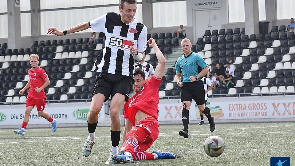 Erik Mannek und der SC Peckeloh treten im Achtelfinale des Fußball-Westfalenpokals beim TuS Erntdebrück an. 