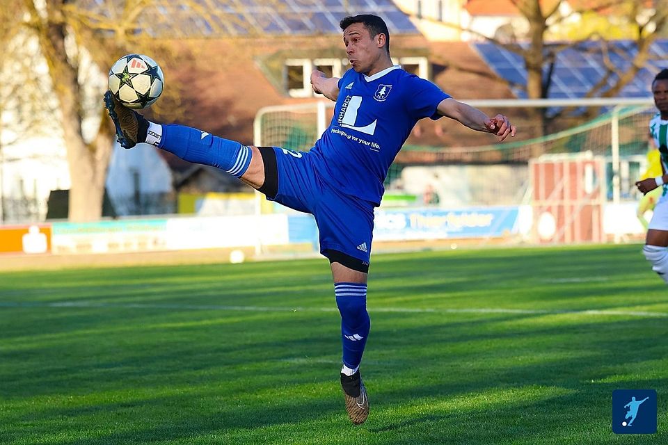 Mächtig strecken musste sich der 1. FC Viechtach in den vergangenen Wochen - heute könnte man mit einem Sieg den direkten Klassenerhalt fix machen.