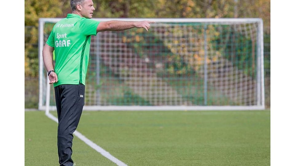 Zeigt den Weg Richtung Klassenerhalt: Fehlheims Trainer Sascha Huy.	Foto: Thorsten Gutschalk