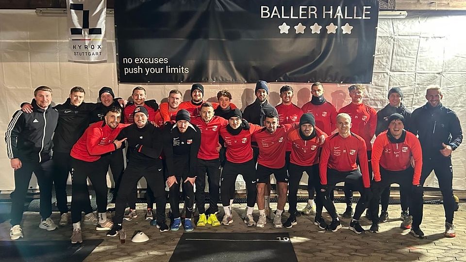 Improvisieren ist derzeit angesagt bei der SpVgg Hankofen-Hailing. Am gestrigen Donnerstag waren die "Dorfbuam" zu Gast bei Marco Kenneder (re.) und absolvierten einen knackige Fitnesseinheit.