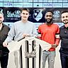 Von links: Francesco Falanga (sportlicher Leiter), Lorik Breca, Lamin Colley und Luigi Squilace (Sportchef) | Foto: FC Wittlingen
