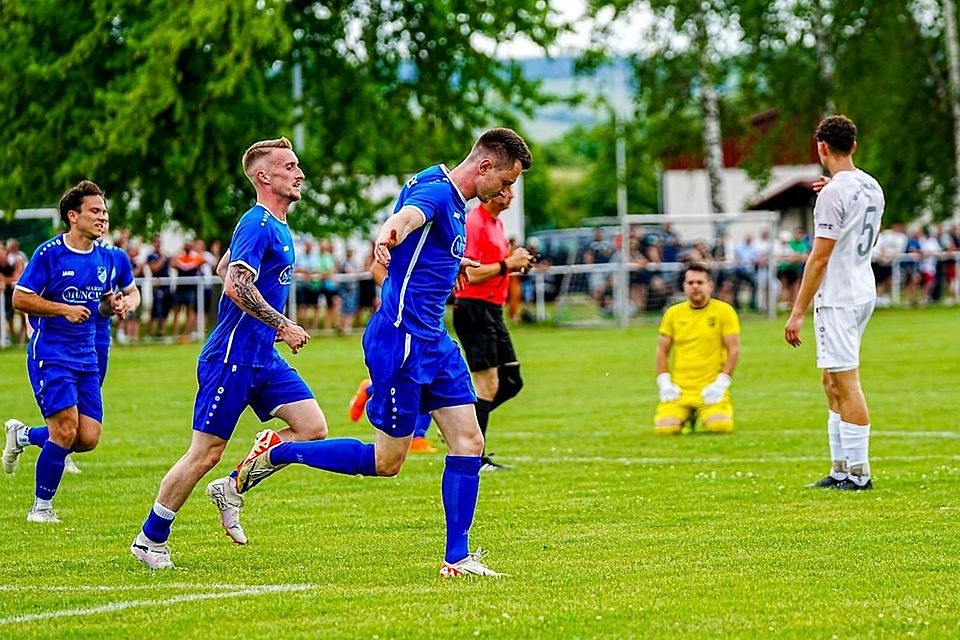 Im Vorjahr feierte der SV Büßleben am letzten Spieltag die Meisterschaft ausgerechnet bei Verfolger Walschleben. Wem in diesem Jahr der Titelcoup gelingt ist aktuell genauso spannend wie die Frage nach dem Verzicht des Aufstiegsrechts.