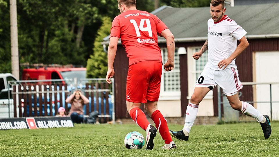 Nieskys Jonathan Schneider (links / Nummer 14) und seine Teamkollegen wollen auch diesmal die Punkte vom Hänscheberg entführen. 