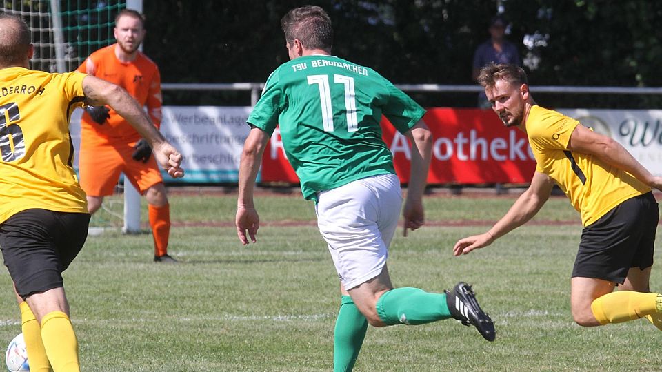 Topeinstand: Dominik Hörmann (Nummer 11) und der TSV Bergkirchen gewannen das Spiel gegen Niederroth 3:0.
