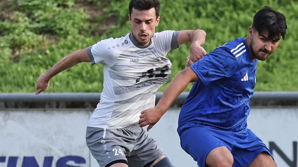 Michelstadt und Ömer Ari (links), hier gegen die FSV Erbach, wollen den SV Hummetroth II am letzten Spieltag noch vom zweiten Platz stoßen.