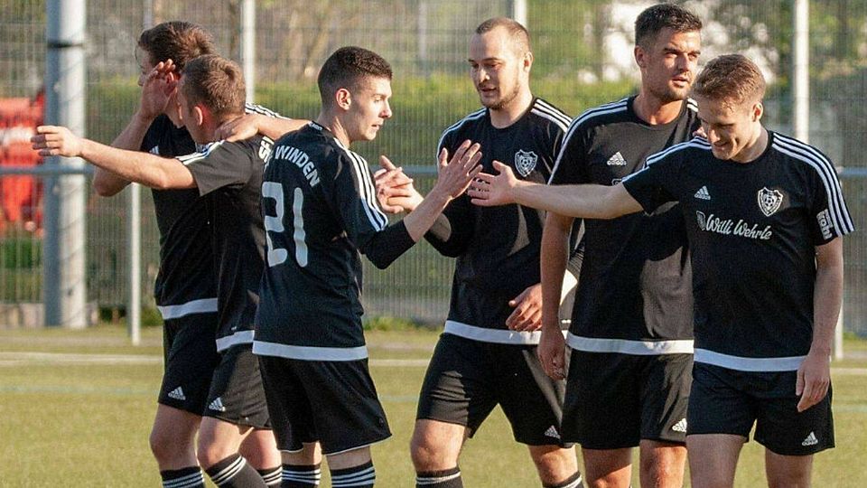 Freude bei den SF Winden nach dem 4:1 Auswärtssieg.