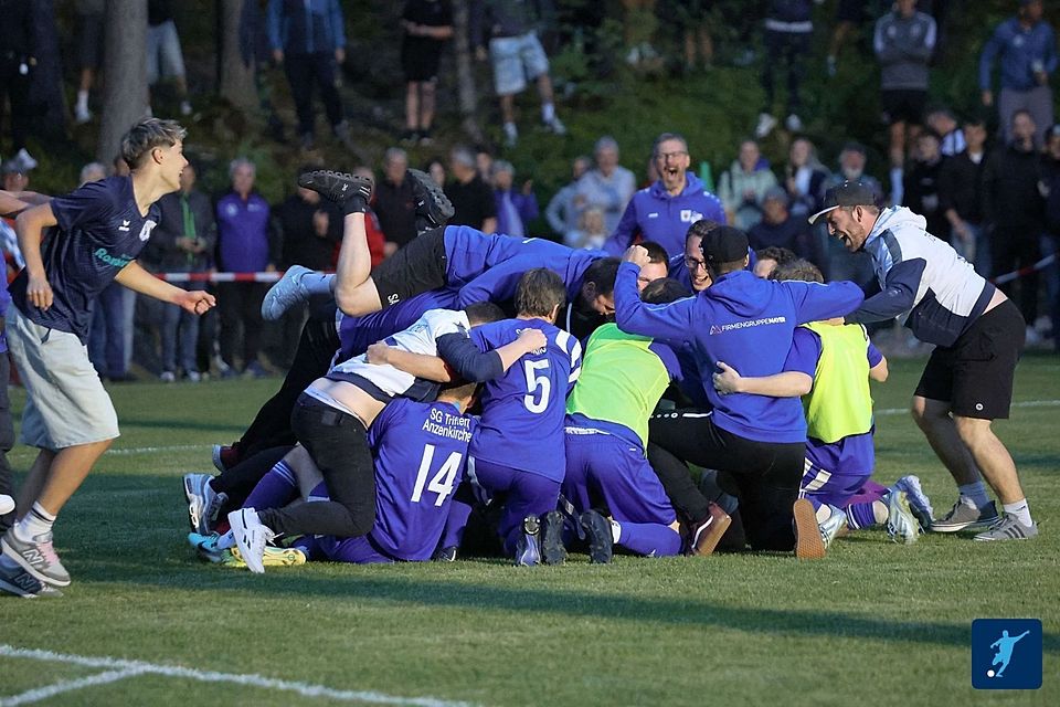 Aufstieg! Die SG Triftern/Anzenkirchen durfte in Wittibreut feiern.