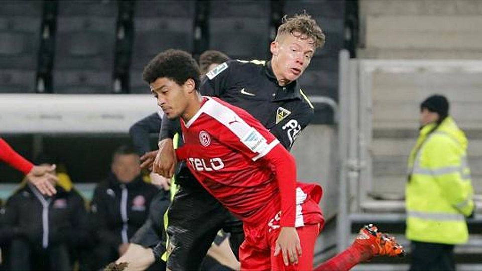 Alemannia Aachen verzichtet auf die Verpflichtung von Marco Gaiser (hinten). Foto: Wolfgang Birkenstock