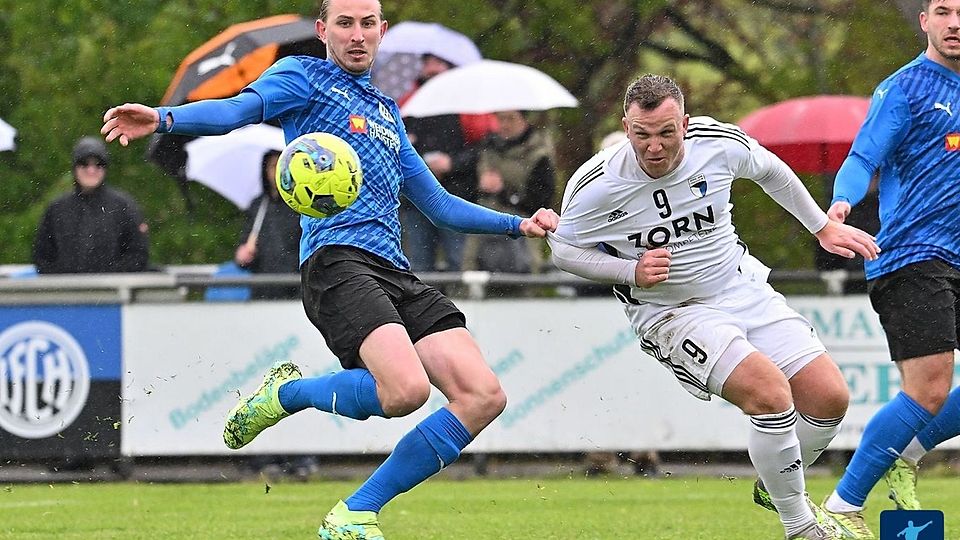 "All-In" muss der FC Herzogenaurach (in blau) gegen den FSV Erlangen-Bruck gehen.