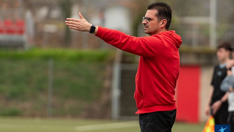Michele Borrozzino, der Trainer des SV Ballrechten-Dottingen, gibt die Richtung vor.