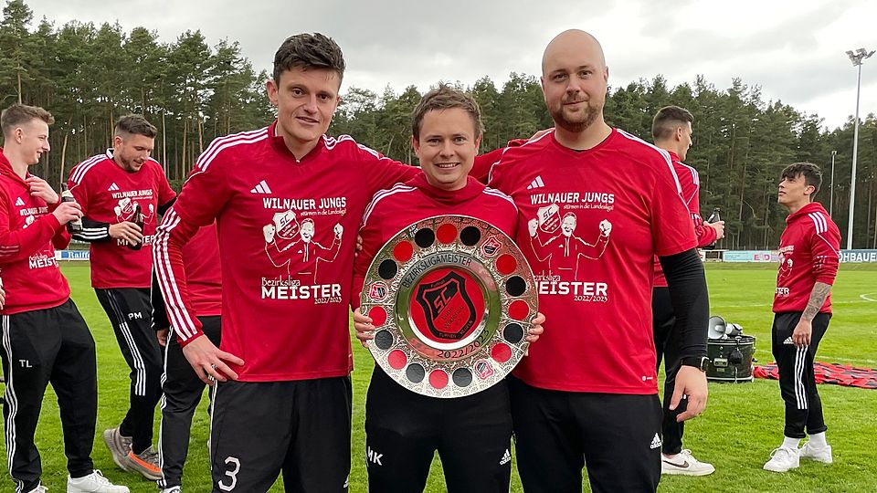 Führten den SC Luhe-Wildenau als Trainertrio in die Landesliga (v.l.): Benjamin Urban, Klaus Moucha und Torwarttrainer Dominik Ruppert.