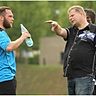 Trainer Volker Dietrich und Patrick Schellenberg im Gespräch - beide wollen ins Finale. Foto: Alexander Grimm