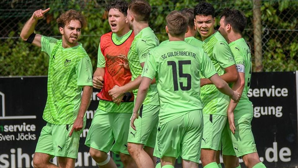 Guldenbachtaler Torjubel nach dem 3:2 gegen Weinsheim. Das war der Klassenverbleib in der Bezirksliga.	Foto: Sebastian Bohr
