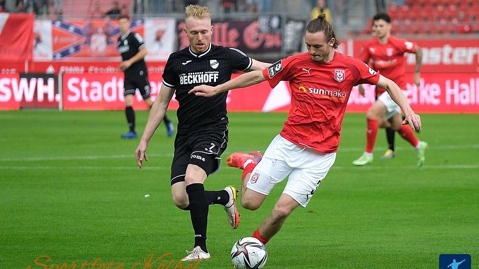 Niklas Kastenhofer (in rot) kommt aus Halle zum VfB Lübeck.
