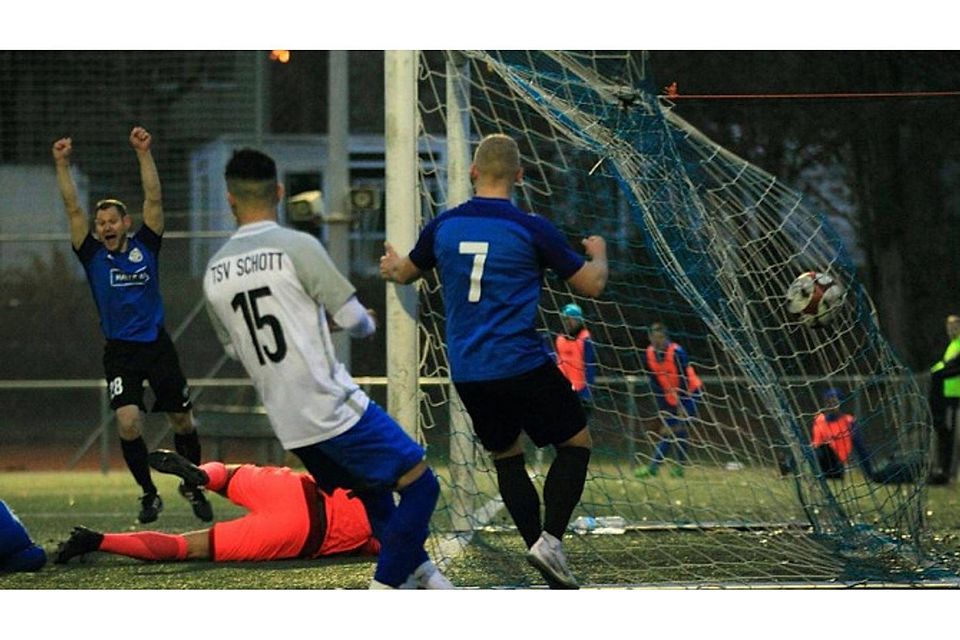 Ist der FC Fortuna Mombach auf ihrem Weg "Wiederaufstieg" überhaupt noch aufzuhalten? Am Sonntag wird sich nämlich die SpVgg Ingelheim vor dieser Herausforderung in Mombach stellen. F: Wolff