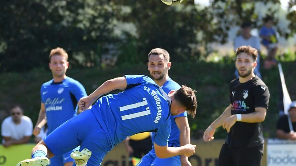 In Schieflage geraten sind bei den Fußballern des SV Waltershofen (mit der Nummer elf Carlo Rösler) in den vergangenen Wochen die Leistungen auf dem Feld. 