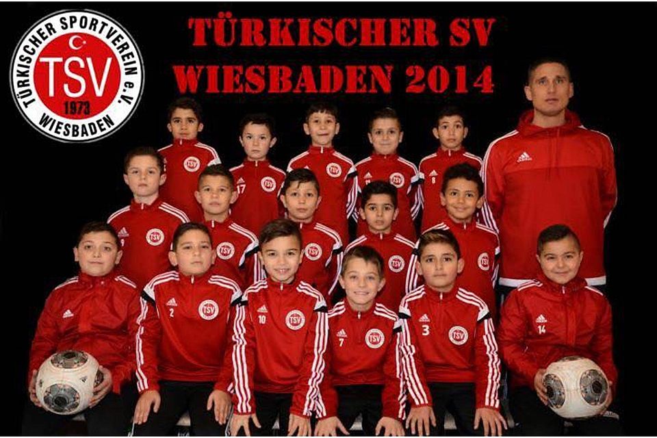 Zusammen mit seiner E-Jugend und den F-Junioren des türkischen SV Wiesbaden möchte Trainer Markus Kusch nach Berlin. Für die Umsetzung braucht es allerdings noch Die Unterstützung von  Sponsoren. (Bild: Türkischer SV Wiesbaden)