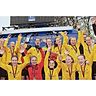 Freuen sich über die souverän errungene Meisterschaft in der Oberliga: die B-Juniorinnen des TSV Crailsheim.