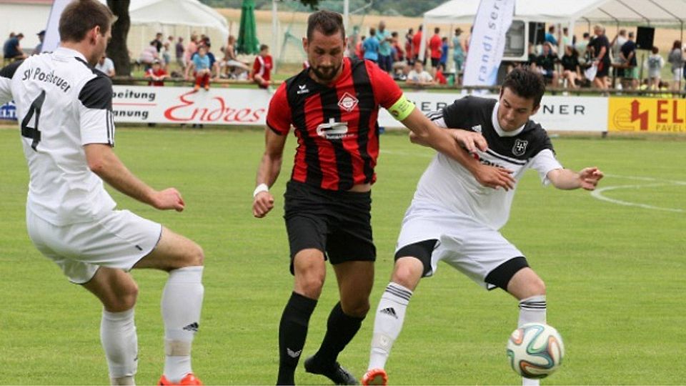 Daniel Tempcke (mitte) verlässt Heng und tritt seine erste Trainerstation an. F: Michael Müller