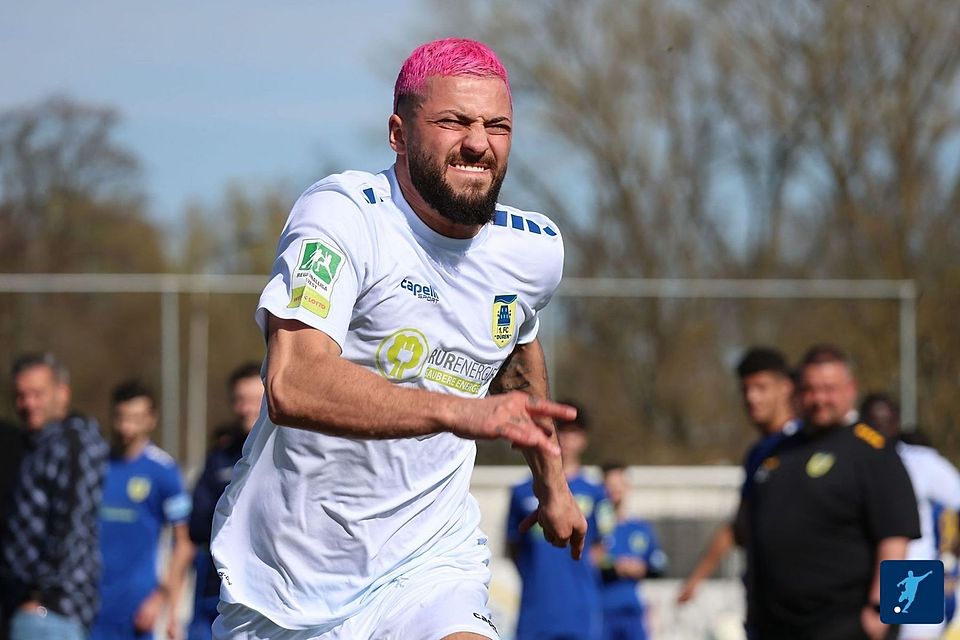 Ist durch seine pinken Haare bekannt: Steven Kodra steht im Düren-Kader. Ist durch seine pinken Haare bekannt: Steven Kodra steht im Düren-Kader.