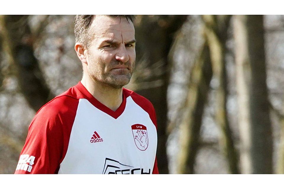 Gegen den TSV Wertingen II war Andreas Seiler nicht nur als Trainer des SV Wortelstetten gefordert.   F.: Georg Fischer