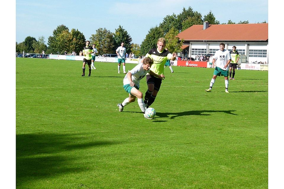 Der VfB hielt gegen den Spitzenreiter gut dagegen, verlor am Ende unglücklich    Foto: Thomas Nerf