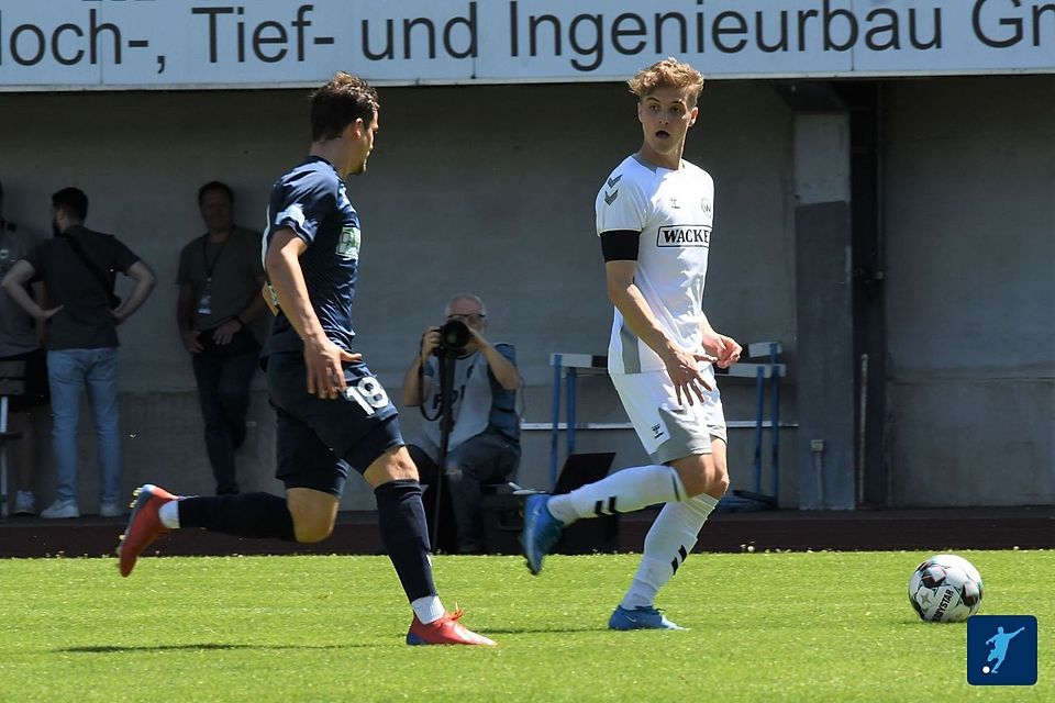 Christoph Maier (re.) rückte mit 13 Treffern in der Regionalliga Bayern in den Fokus anderer Klubs. 