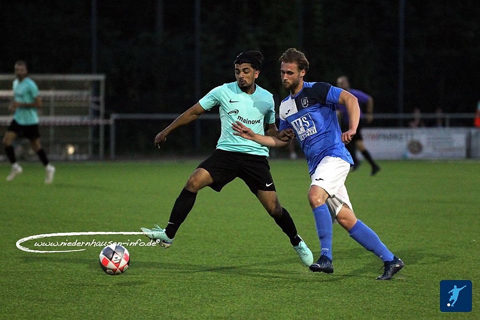 Niederjosbach bleibt Tabellenführer (links Sameer Khana)