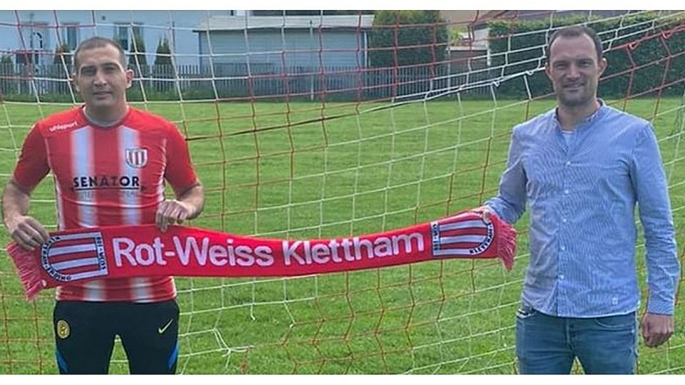Rot-Weiß statt grün: Zoran Pejic (l.) wechselt nach Klettham. Oliver Kurowski freut sich über den Coup.