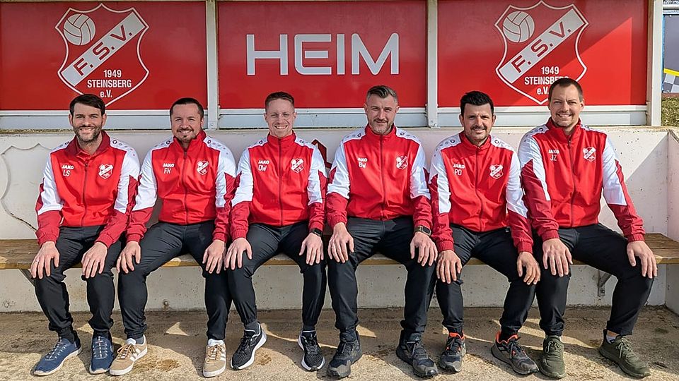 Ziehen auch nächste Saison in Steinsberg an einem Strang (von links): Abteilungsleiter Ludwig Stuber, die Reserve-Coaches Felix Kuhn und Dennis Wilke, Co-Trainer Bastian Wimmer, Cheftrainer Peter Dobler sowie Sportlicher Leiter Jürgen Zimmerer.
