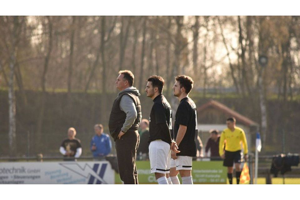 FC-Trainer Thomas Knorr mit kritischem Blick auf das Spielgeschehen.F: Jaeckle