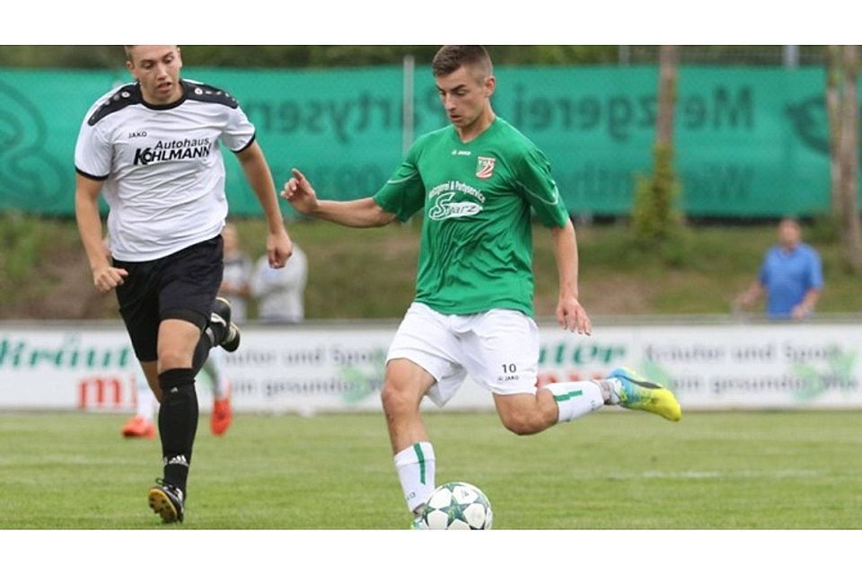 Der TSV Abtswind muss in der Frühjahrsrunde auf Steffen Barthel (am Ball) verzichten. Der 23-Jährige bricht zu einem Auslandsaufenthalt auf. F: Will