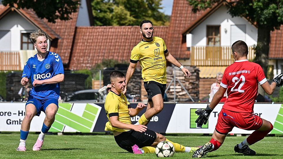 Der VfL Ecknach (wie hier Marc Baumgärtner) ließ gegen den TSV Gersthofen vor allem in der ersten Hälfte einige gute Chancen liegen. 