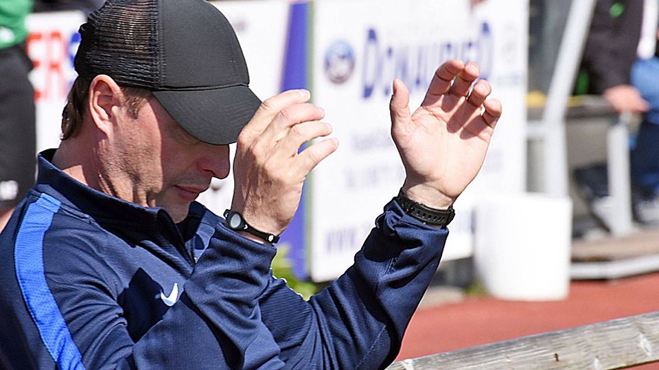 Die Hände vors Gesicht schlägt Kicklingens Sportleiter Peter Reschnauer, wenn er an den Re-Start seiner Mannschaft in der Kreisliga Nord denkt.