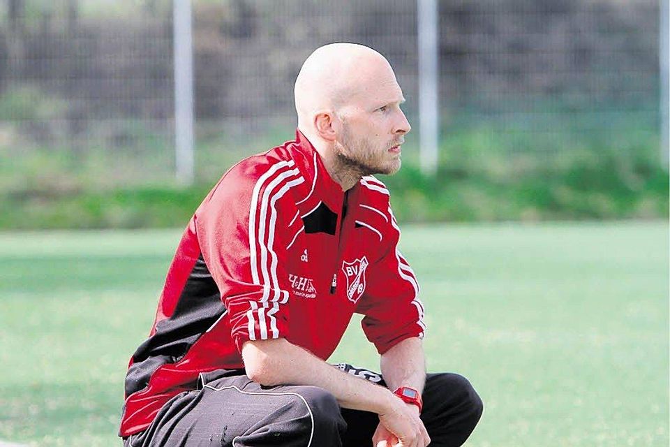 Drabenderhöhes Trainer Jan Kordt blickt finster in die Zukunft. Resignation macht sich breit., Foto: Giesen