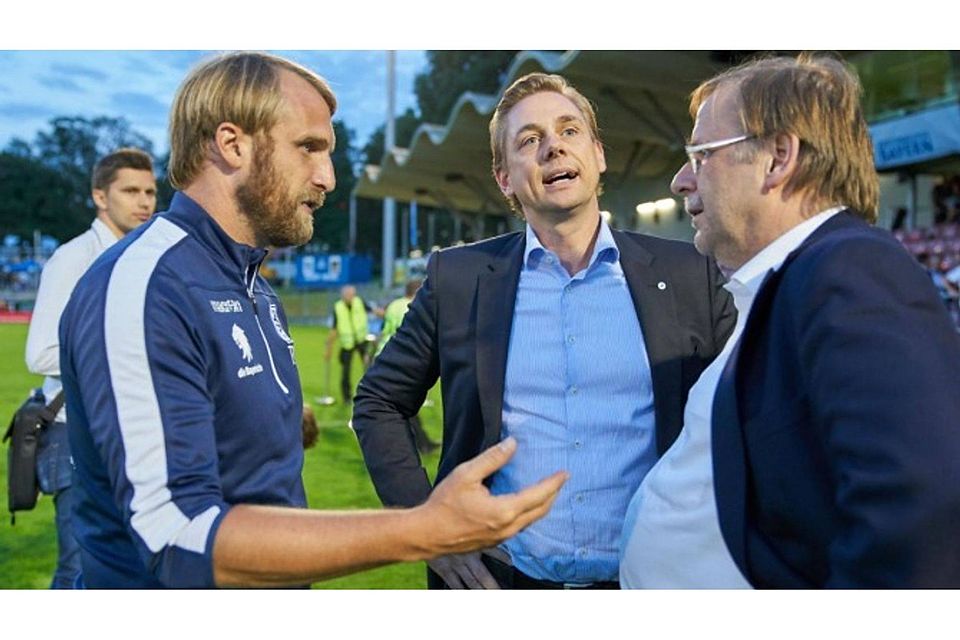 DFB-Vize Koch mit Löwen-Trainer ­Bierofka und Geschäftsführer Fauser. Foto: mis
