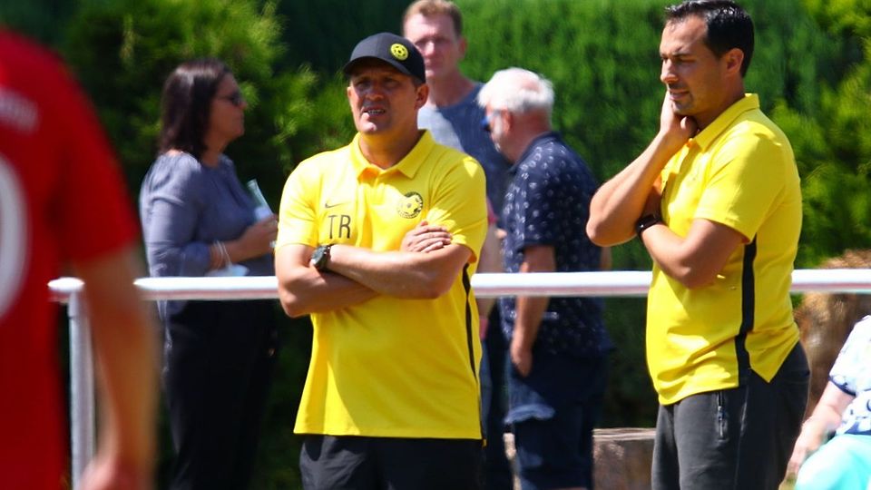 Michael Krings (li.) greift wieder bei Sparta Bardenberg an.