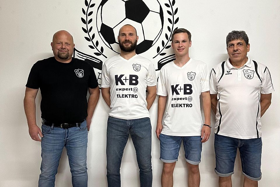 Von links nach rechts: SVP-Abteilungsleiter Stefan Kuffner, Ivan Milicevic, Johannes Wolf, 1. Vorstand Frank Saller 