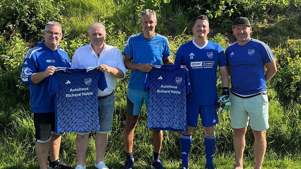 Stefan Braml (zweiter von links) übernimmt den Trainerposten beim SV Riedlhütte 