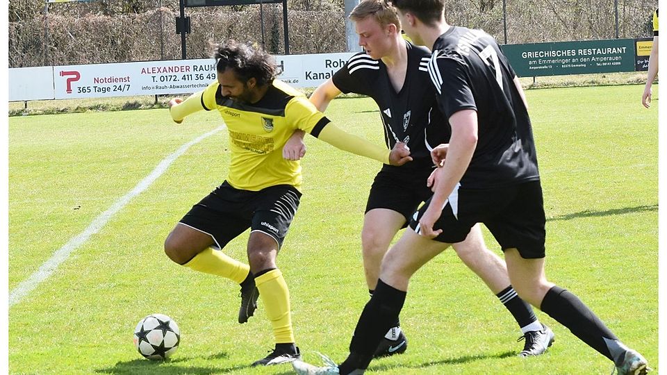 Nur in der ersten Halbzeit hatte das Spiel des FC Emmering (gelbe Trikots) gegen Allings Zweitvertretung richtig Schwung.