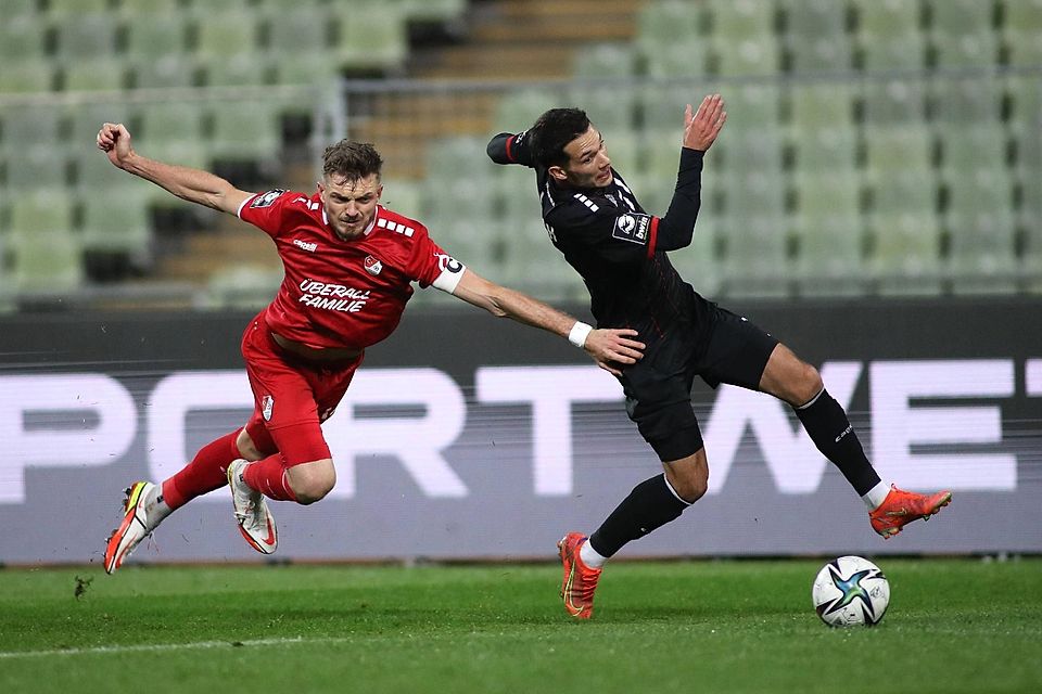 Ins Straucheln geraten: Bei Türkgücü läuft es nicht rund, hier stolpert exemplarisch Alexander Sorge (l.).