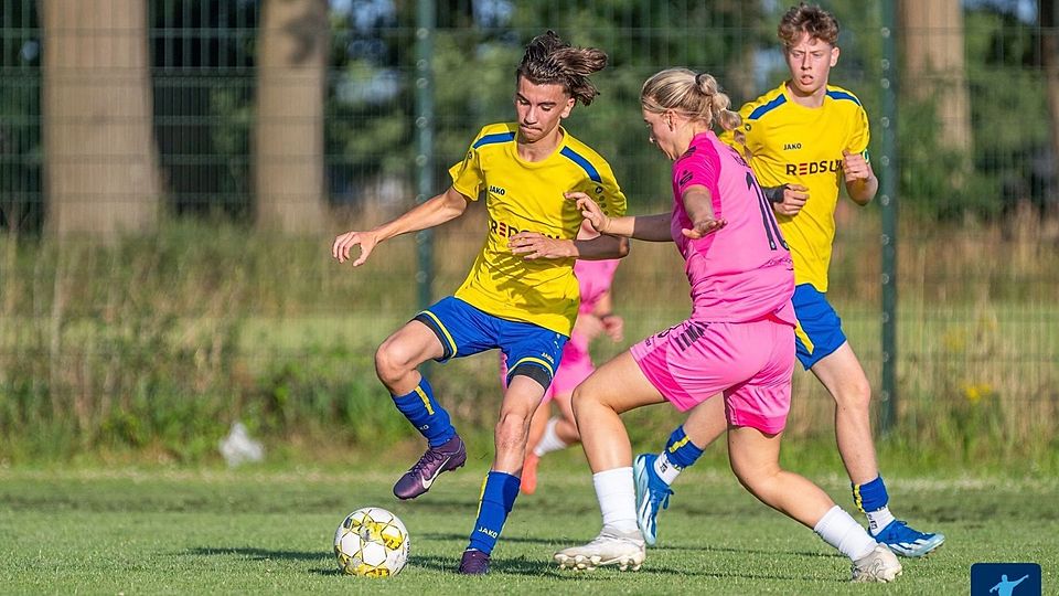 Masseling (pinkes Trikot) will in Warbeyen aufblühen.