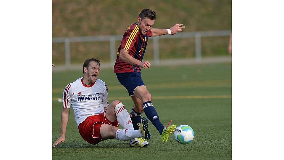 Paul Schäfer (r.) brachte nach seiner Einwechselung frischen Schwung und verhalf seiner Mannschaft zum Sieg.
