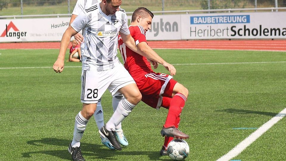 Rejhan Zekovic (rechts) geht ab der kommenden Saison wieder in der "Bundesliga des Sauerlands" auf Torejagd.